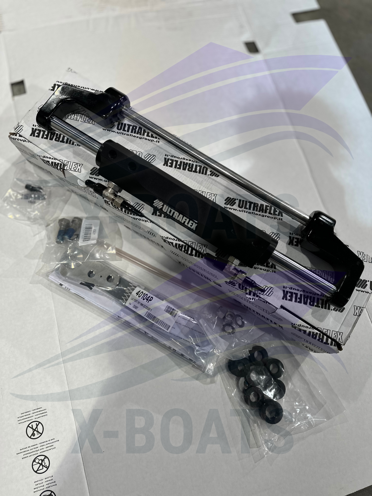 Siłownik hydrauliczny zaburtowy Ultraflex UC128 - obrazek 2