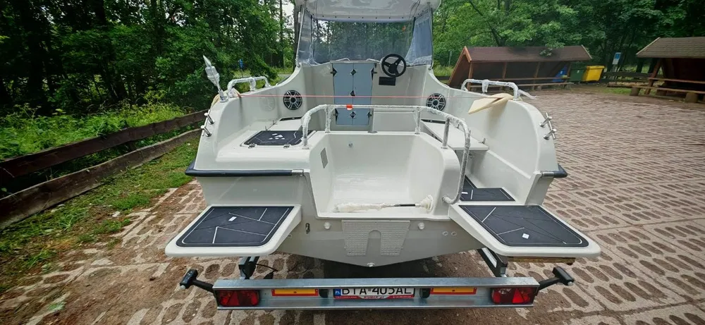 Łódź Lakeman 540 Pilothouse Classic - NOWA 2025r + Przyczepa Brenderup - obrazek 2