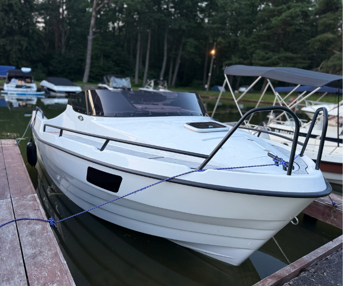 Lakeman 540 GT - X-Boats Wypożyczalnia Łodzi Motorowych Augustów, Sklep Silniki zaburtowe, Serwis Silników Zaburtowych
